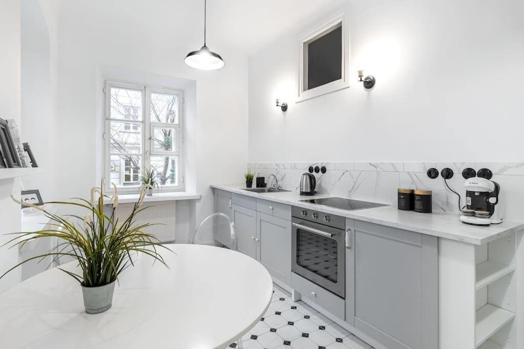 Close-urban Chic - Stare Miasto - One Bedroom - Mostowa Warszawa